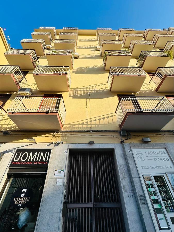 Appartamento La Via Di Mezzo Aeroporto di Catania Fontana Rossa Esterno foto